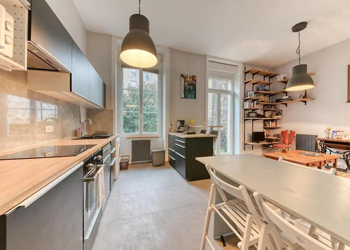 Le Garden City - Bel Appartement Avec Jardin Prive